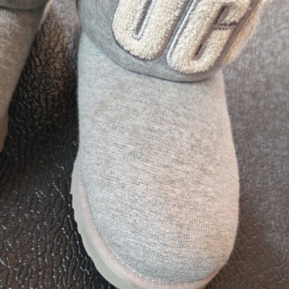 UGG Light Gray Knit Boots - Picture 12 of 15